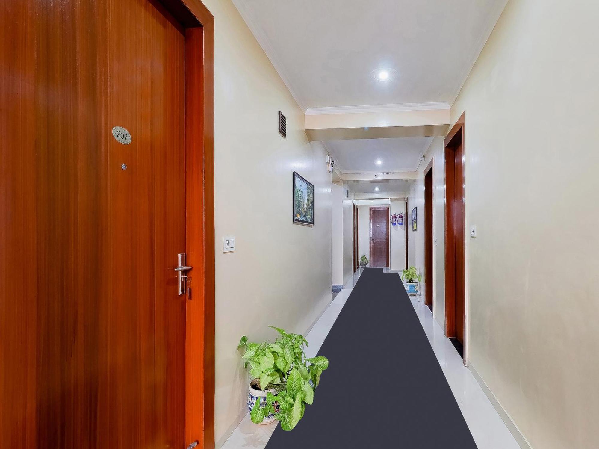 Treebo Rejoice 52 - 3Km From Huda City Metro Station Badshahpur Exteriör bild