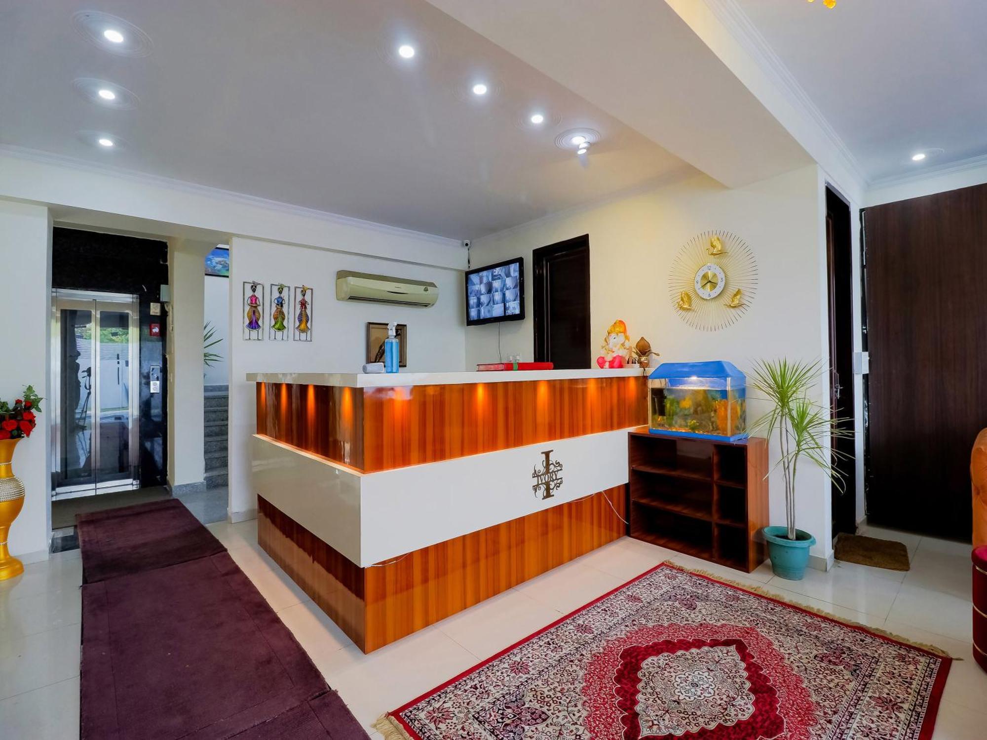 Treebo Rejoice 52 - 3Km From Huda City Metro Station Badshahpur Exteriör bild