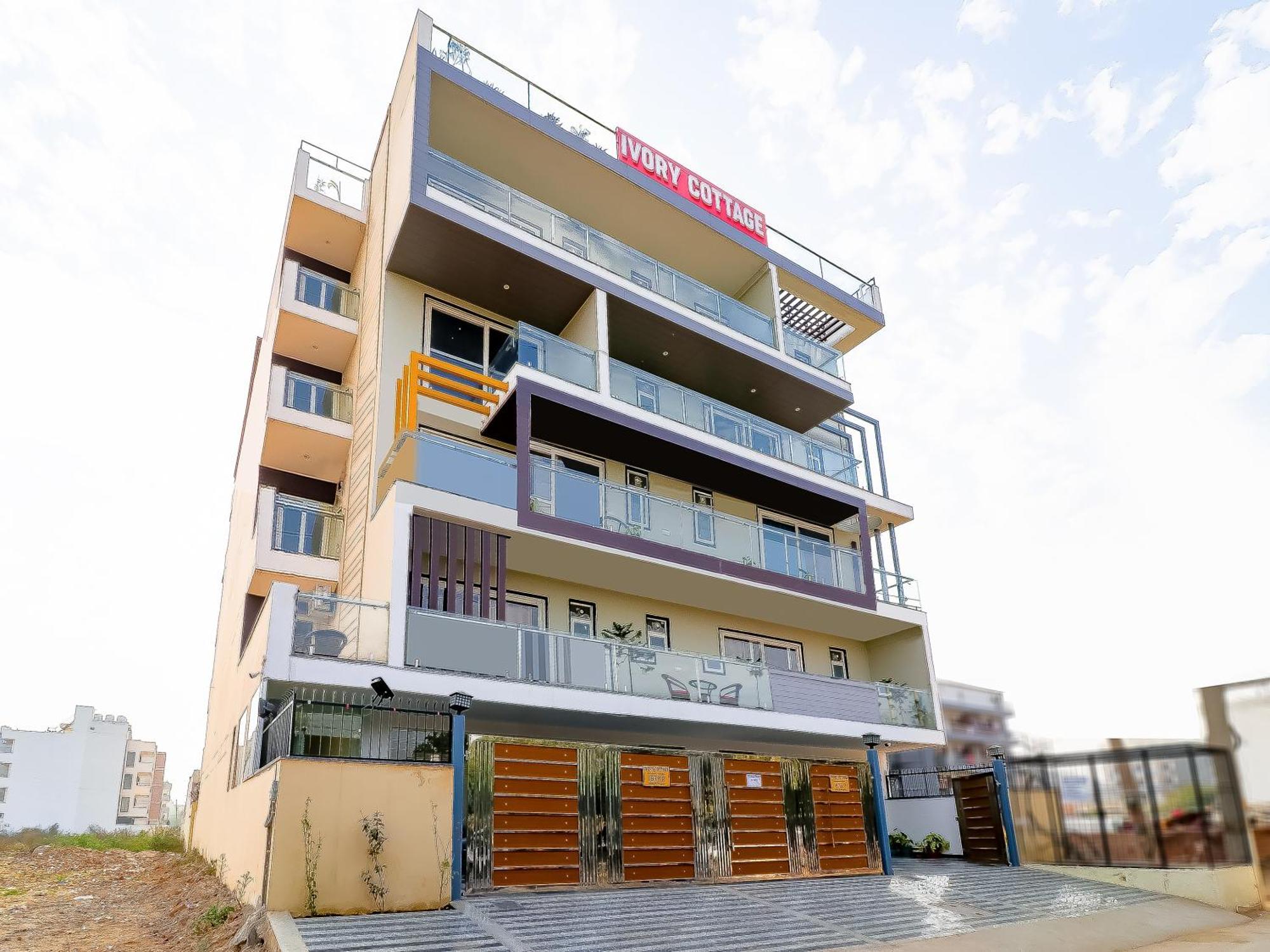 Treebo Rejoice 52 - 3Km From Huda City Metro Station Badshahpur Exteriör bild