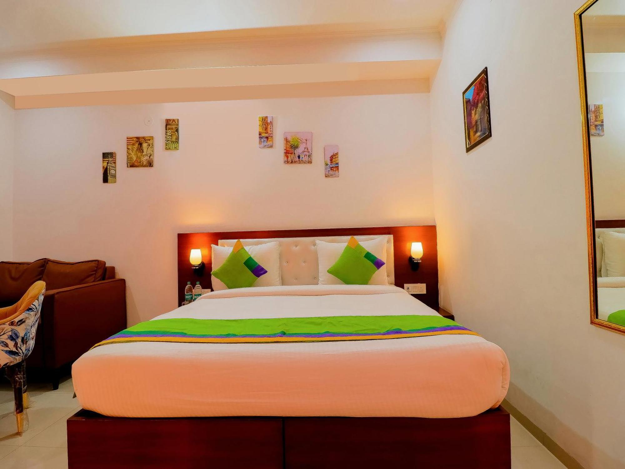Treebo Rejoice 52 - 3Km From Huda City Metro Station Badshahpur Exteriör bild