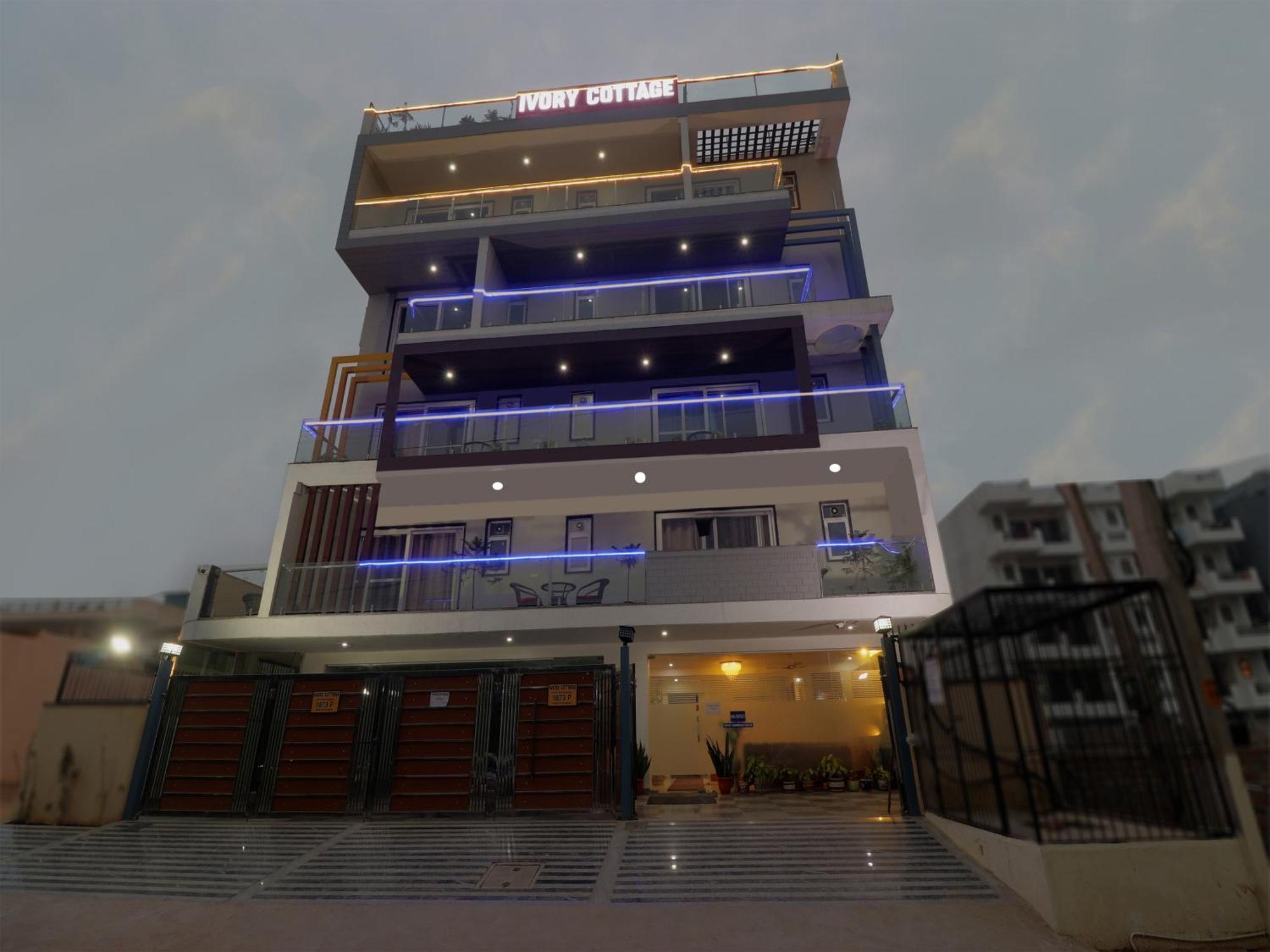 Treebo Rejoice 52 - 3Km From Huda City Metro Station Badshahpur Exteriör bild