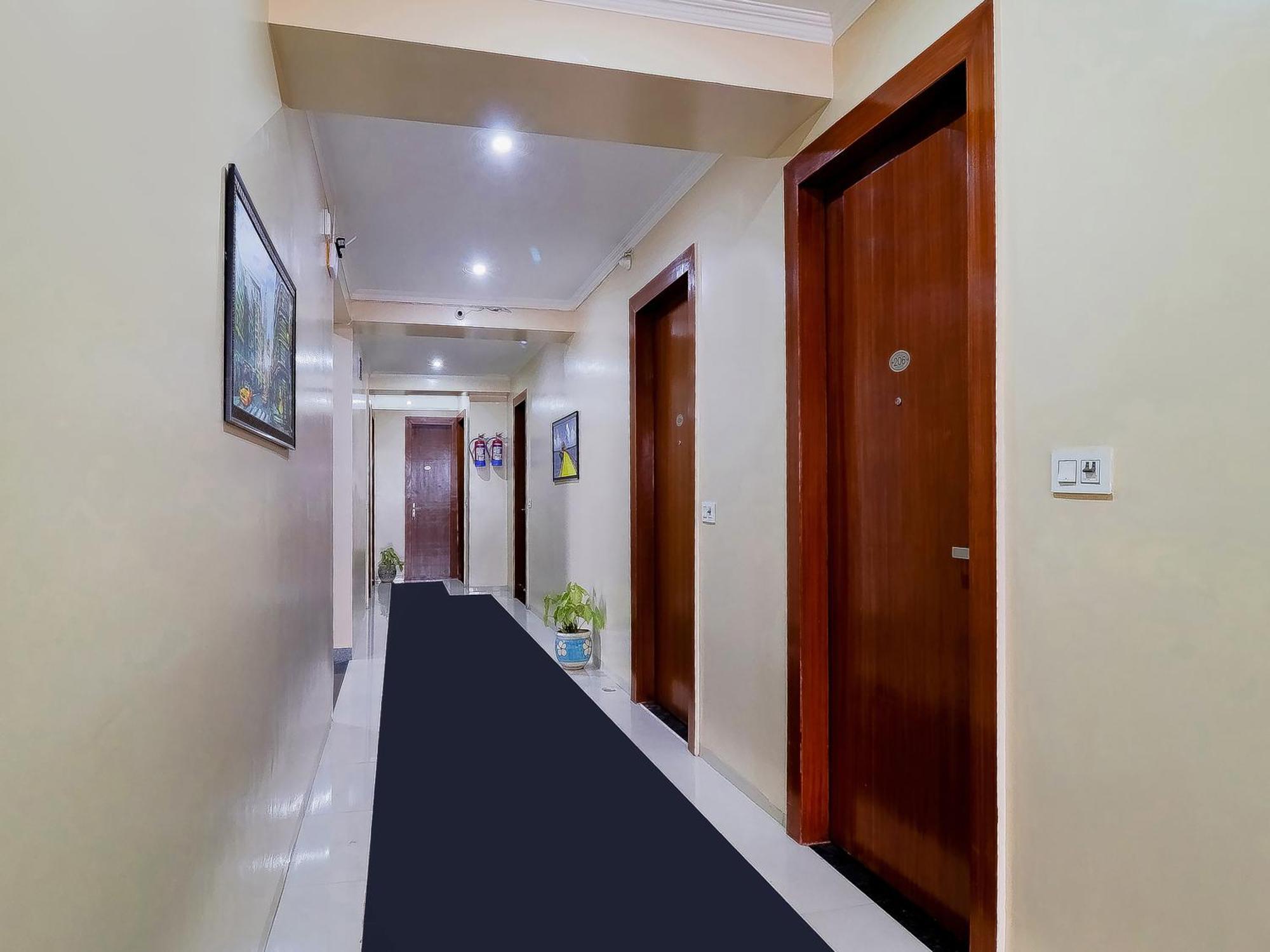 Treebo Rejoice 52 - 3Km From Huda City Metro Station Badshahpur Exteriör bild