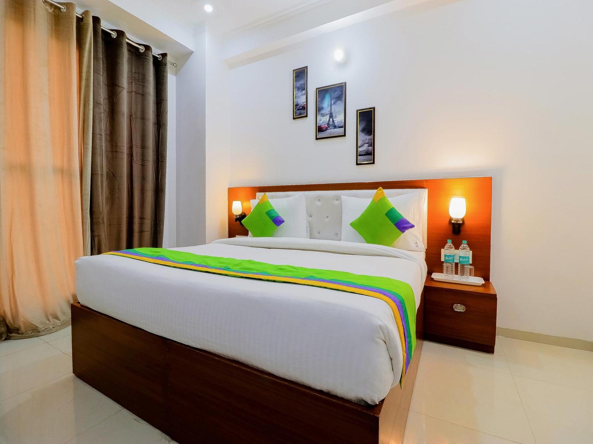 Treebo Rejoice 52 - 3Km From Huda City Metro Station Badshahpur Exteriör bild