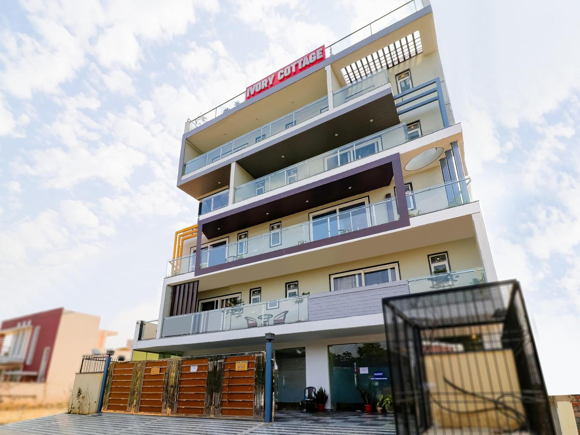 Treebo Rejoice 52 - 3Km From Huda City Metro Station Badshahpur Exteriör bild