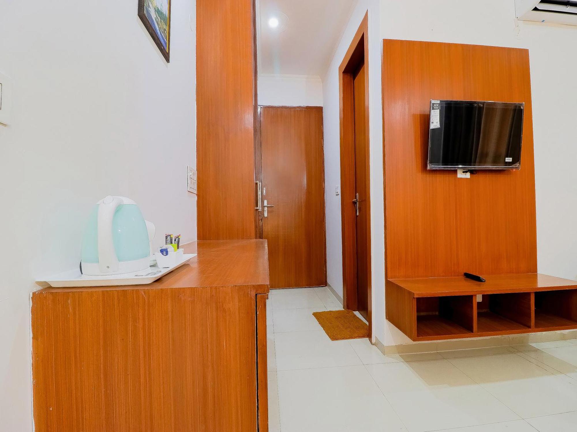 Treebo Rejoice 52 - 3Km From Huda City Metro Station Badshahpur Exteriör bild