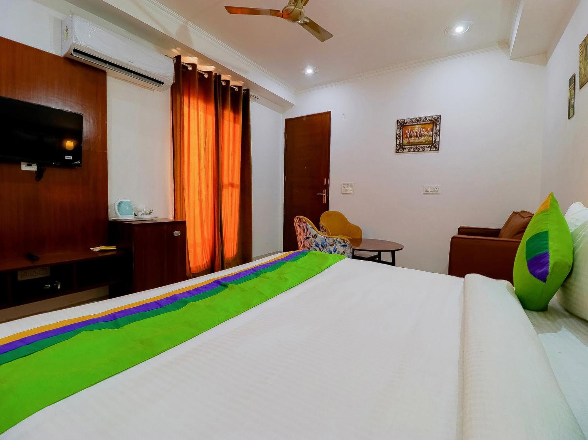 Treebo Rejoice 52 - 3Km From Huda City Metro Station Badshahpur Exteriör bild