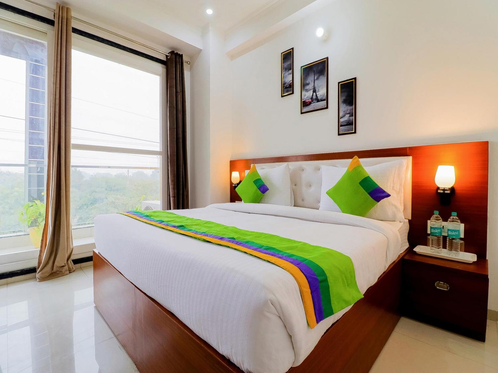Treebo Rejoice 52 - 3Km From Huda City Metro Station Badshahpur Exteriör bild